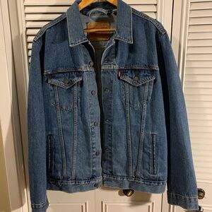 Levi’s Mens Trucker Jean Jacket large good condition
